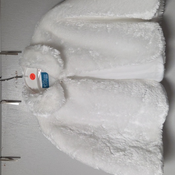 Princess Daliana Communion/Flower Girl Dress With Matching Veil And Fur Cape - Picture 15 of 16